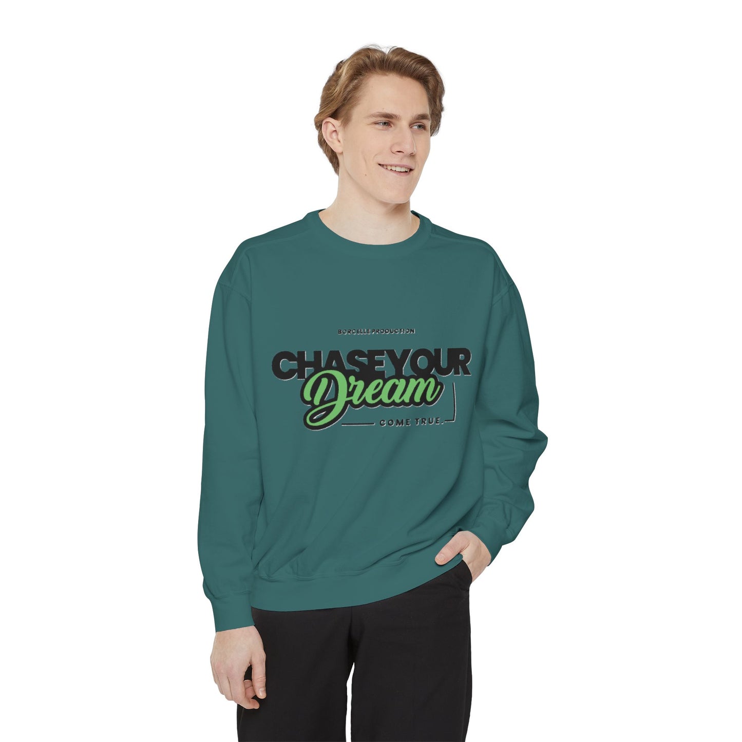 Chase Your Dreams Sweatshirt, Cozy Fashion, Inspirational Gift, Motivational Apparel, Perfect for Dreamers
