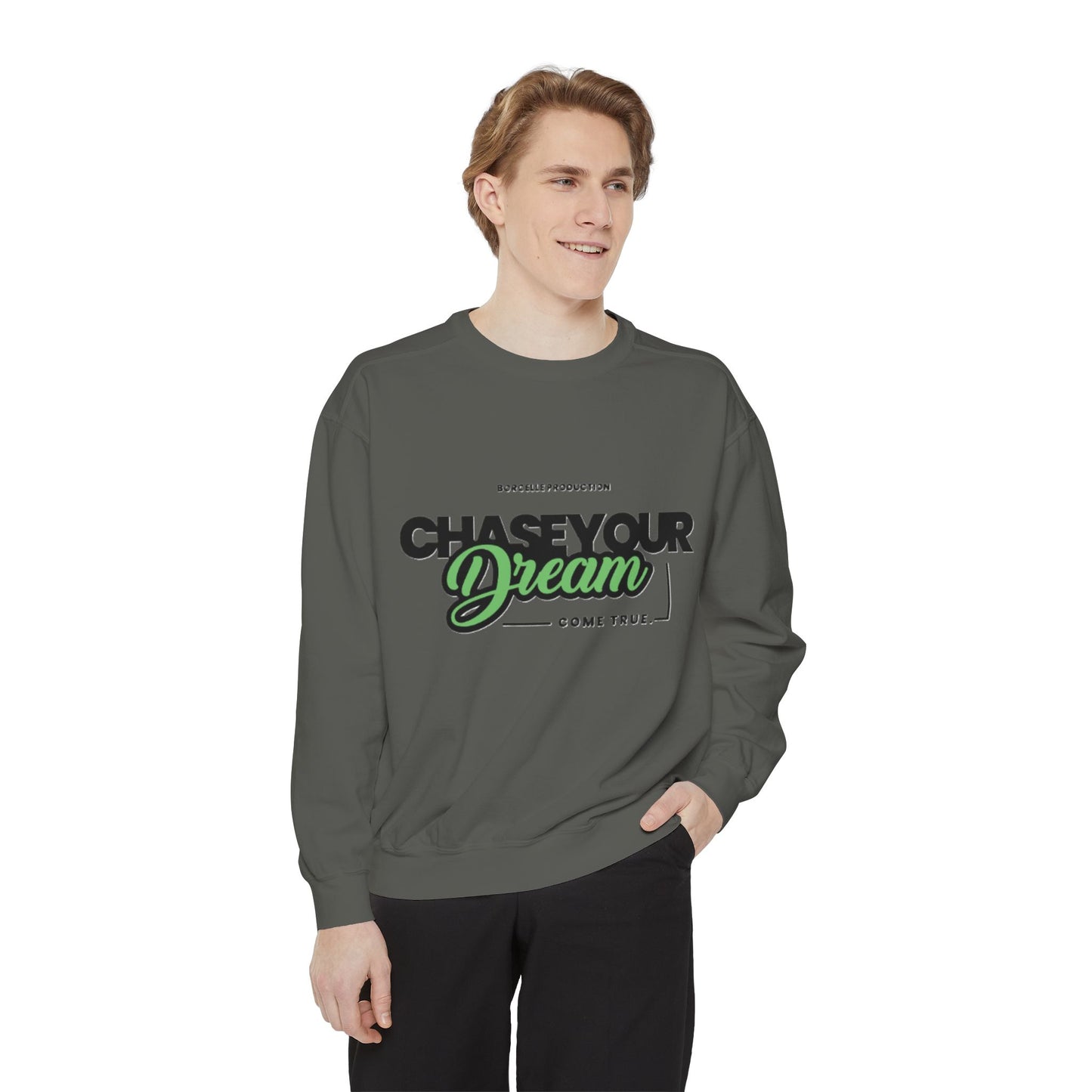 Chase Your Dreams Sweatshirt, Cozy Fashion, Inspirational Gift, Motivational Apparel, Perfect for Dreamers