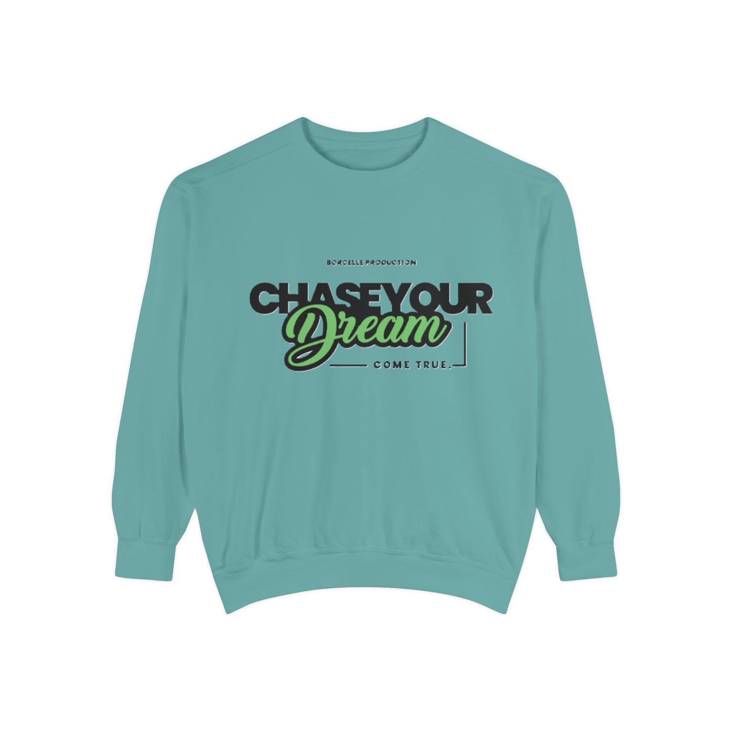 Chase Your Dreams Sweatshirt, Cozy Fashion, Inspirational Gift, Motivational Apparel, Perfect for Dreamers