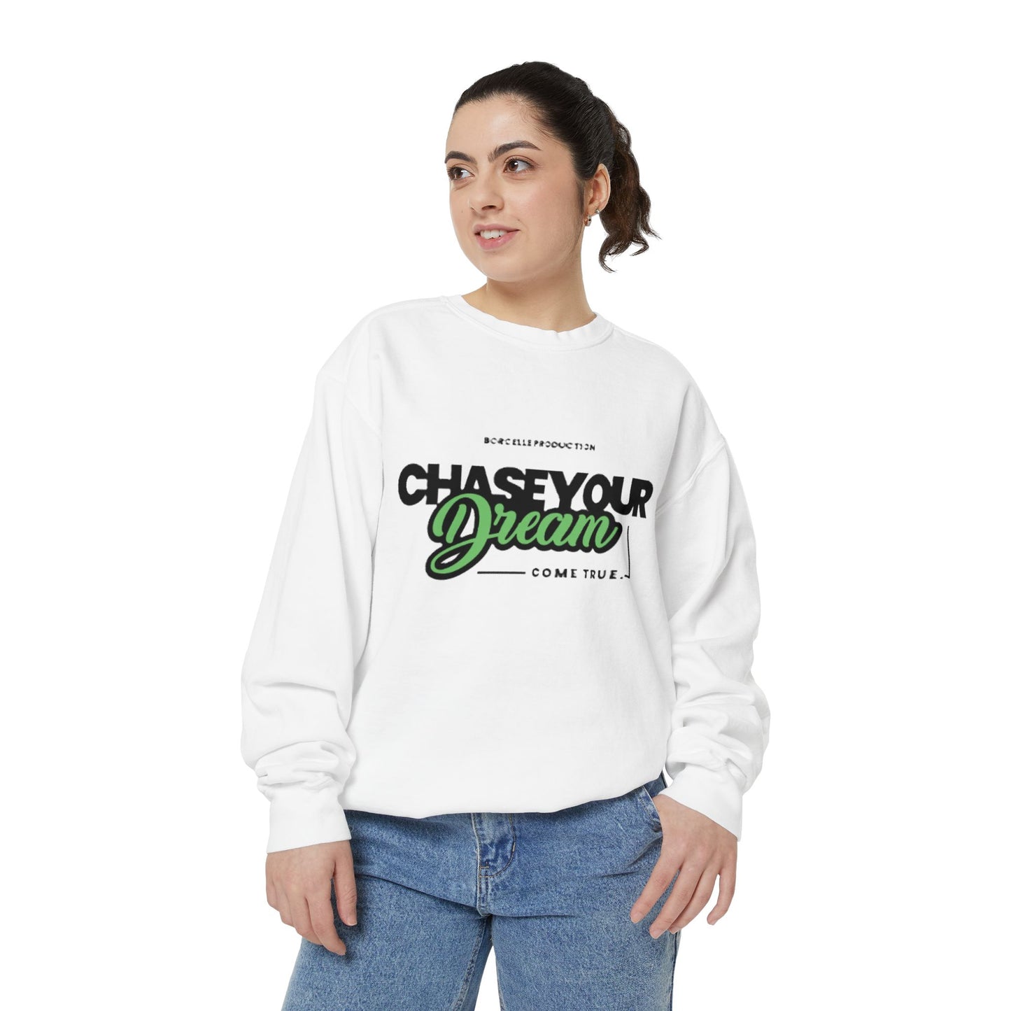 Chase Your Dreams Sweatshirt, Cozy Fashion, Inspirational Gift, Motivational Apparel, Perfect for Dreamers
