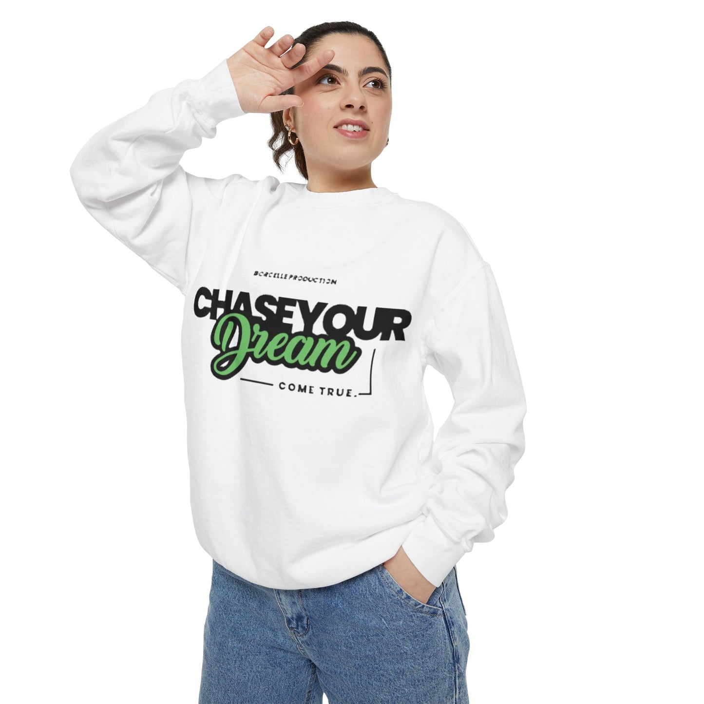 Chase Your Dreams Sweatshirt, Cozy Fashion, Inspirational Gift, Motivational Apparel, Perfect for Dreamers