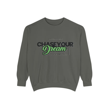 Chase Your Dreams Sweatshirt, Cozy Fashion, Inspirational Gift, Motivational Apparel, Perfect for Dreamers