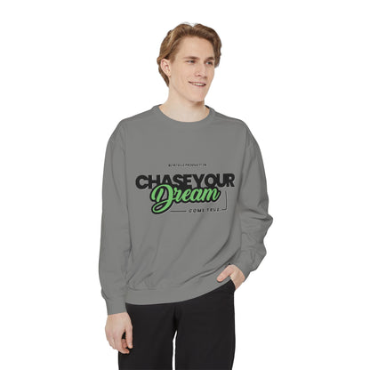 Chase Your Dreams Sweatshirt, Cozy Fashion, Inspirational Gift, Motivational Apparel, Perfect for Dreamers