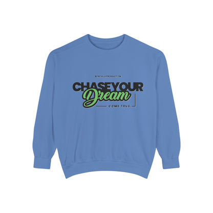 Chase Your Dreams Sweatshirt, Cozy Fashion, Inspirational Gift, Motivational Apparel, Perfect for Dreamers