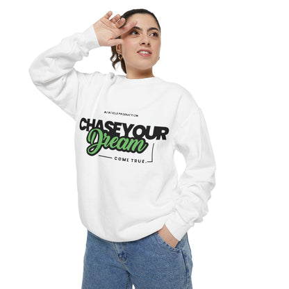 Chase Your Dreams Sweatshirt, Cozy Fashion, Inspirational Gift, Motivational Apparel, Perfect for Dreamers
