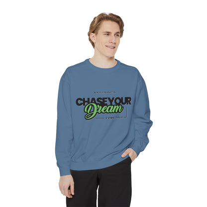 Chase Your Dreams Sweatshirt, Cozy Fashion, Inspirational Gift, Motivational Apparel, Perfect for Dreamers